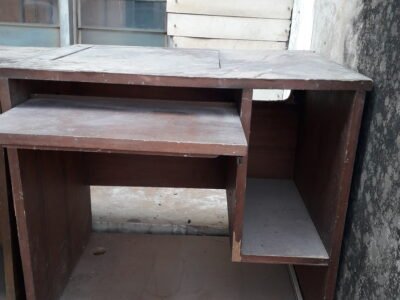 🖥️ Sturdy Computer Desk – Functional & Affordable
