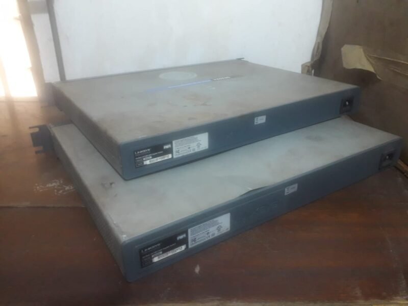 Linksys SR2024 24-Port Gigabit LAN Switch (Fairly Used)