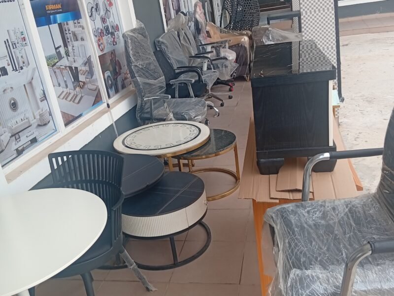 EBUMENTO electronic and furniture showroom