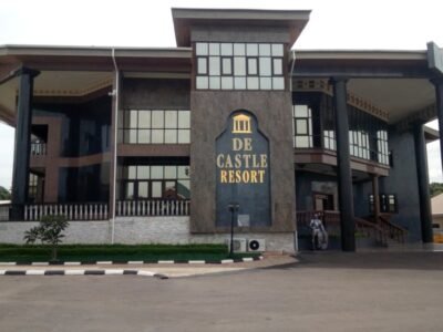 De Castle Hotel & Resort