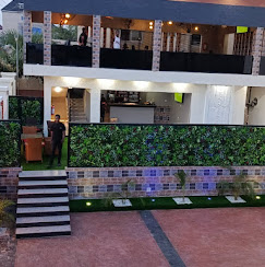Zustel Hotel & Suites