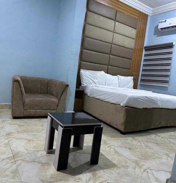 Donbidd Royal Hotel