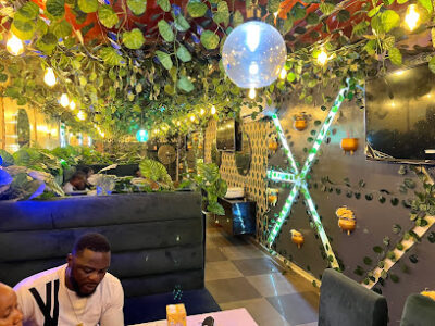 AUX4UD LOUNGE AND RESTAURANT